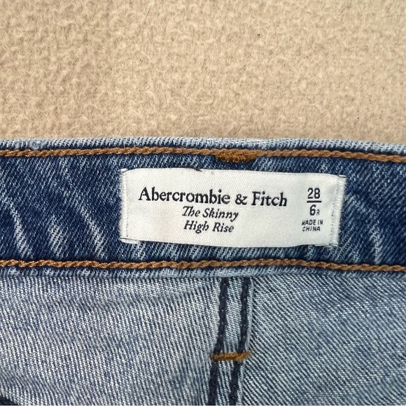 Abercrombie & Fitch Jeans Womens 28/6 The Skinny High Rise Frayed Hem Destroyed - Picture 5 of 6